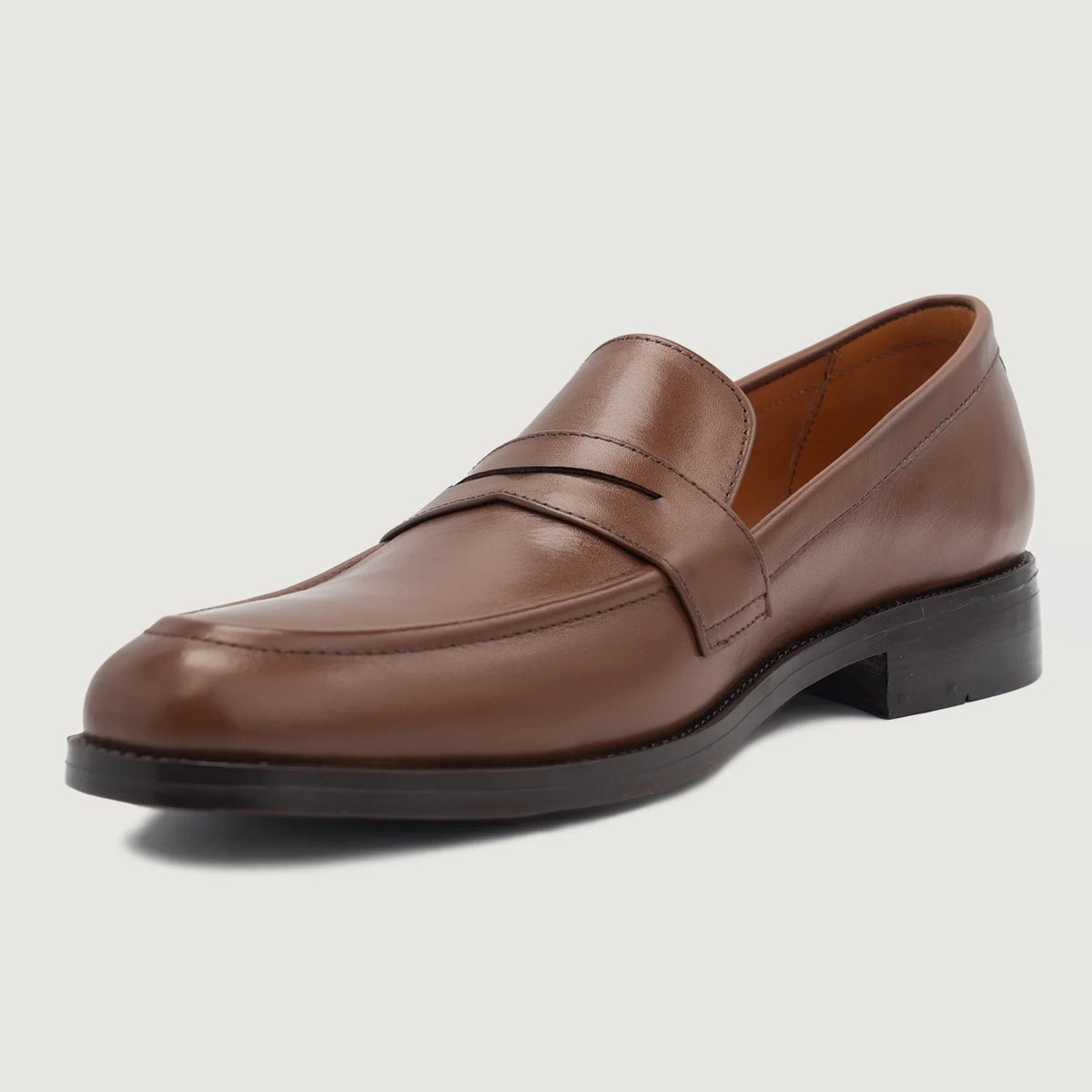 High-Traction Rubber Outsole & Lug Tread Pattern on Baxton Brúnn Leður lágskór fyrir Karla