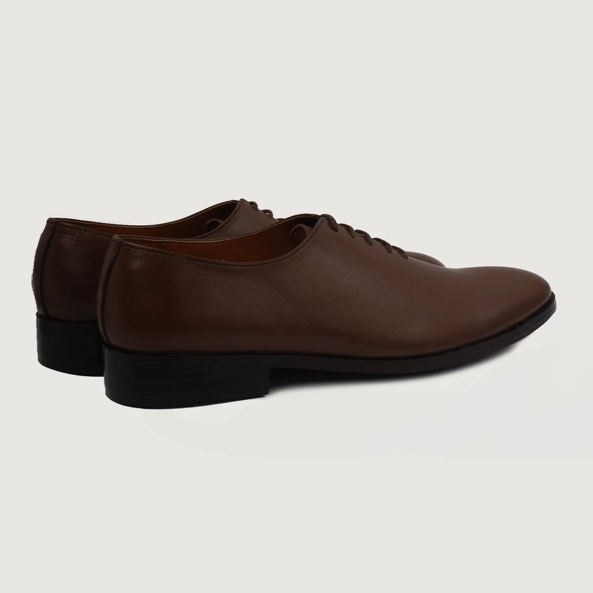Nærmynd of Classic Collar & Heavy-Duty Zipper Hardware on Director Wholecut Brúnn Leðurskór fyrir Karla For Men