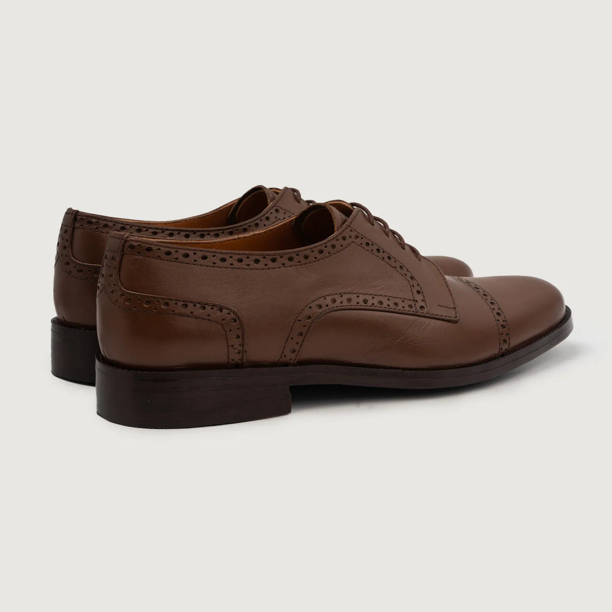 High-Traction Rubber Outsole & Lug Tread Pattern on Dirk Brogues Derby Brúnn Leðurskór fyrir Karla For Men