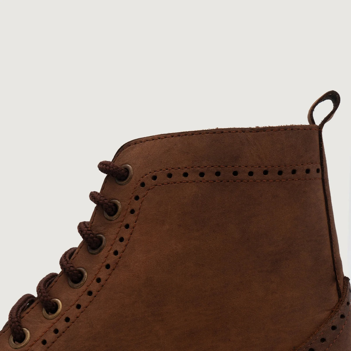 Nærmynd of Classic Collar & Heavy-Duty Zipper Hardware on Duster Brogues Derby Oil Pull-up Brúnn Leðurstígvél fyrir Karla