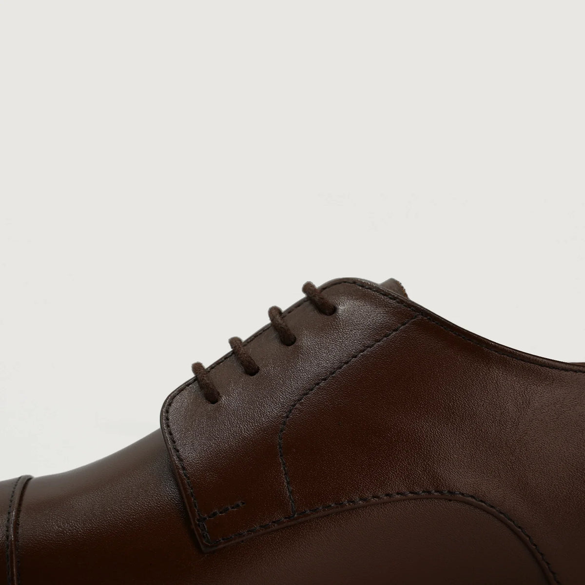 Cushioned Leather Insole & Ergonomic Arch Support Construction Detail