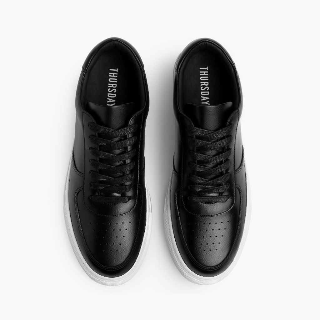 Court Black Leather Sneakers - Styrktur hæll og tvöfaldir saumar