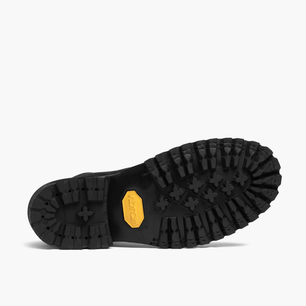 High-Traction Rubber Outsole & Lug Tread Pattern on Challenger Svartur Matte Leðurstígvél fyrir Karla