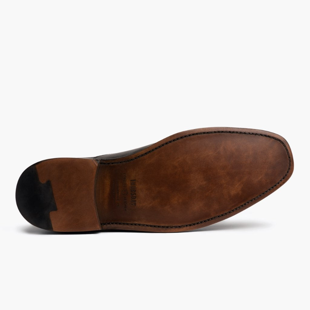 High-Traction Rubber Outsole & Lug Tread Pattern on Executive Svartur Leðurstrigaskór fyrir Karla
