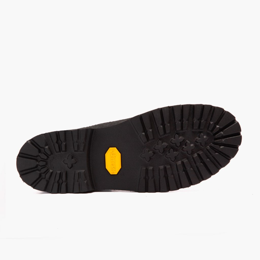 High-Traction Rubber Outsole & Lug Tread Pattern on Explorer Svartur Matte Leðurstígvél fyrir Karla