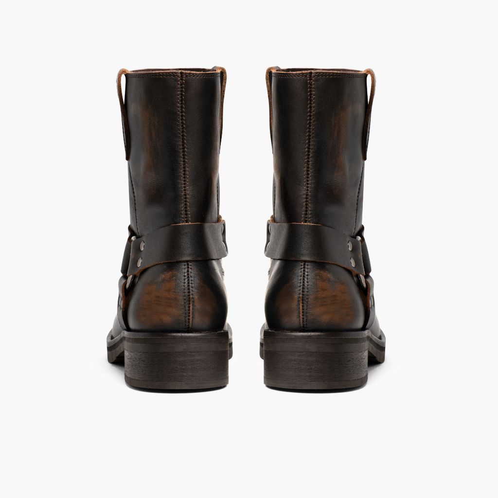 High-Traction Rubber Outsole & Lug Tread Pattern on Outlaw Vintage Brúnn Leðurstígvél fyrir Konur