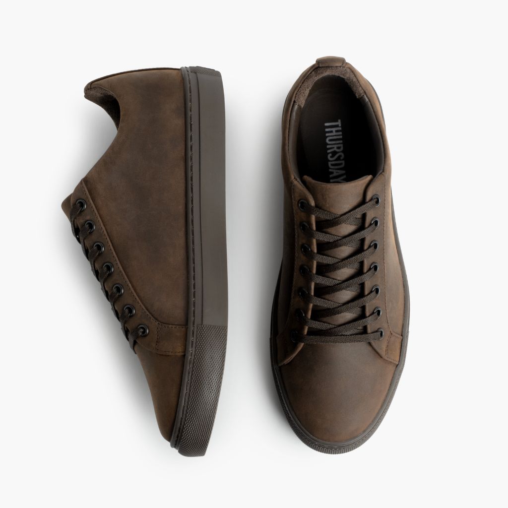 Authentic Full-Grain Leather Grain Depth & Pull-Up Patina Texture Detail