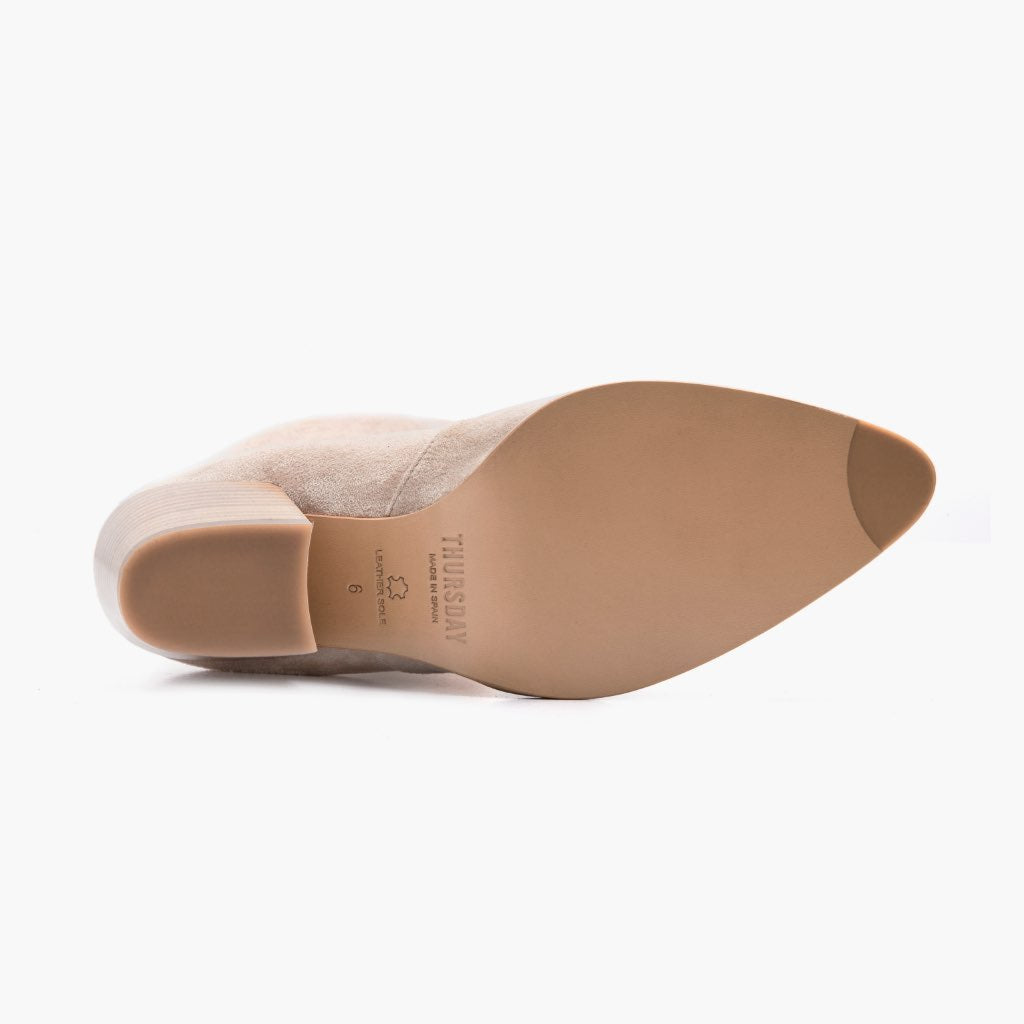 High-Traction Rubber Outsole & Lug Tread Pattern on Tempest Sand Leðurstígvél fyrir Konur