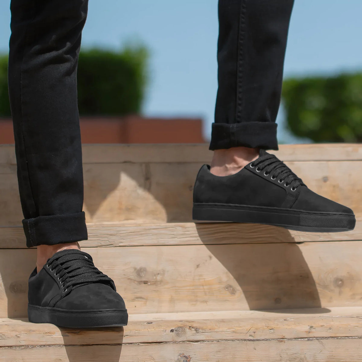 High-Traction Rubber Outsole & Lug Tread Pattern on Murphy Low Top Svartur Nubuck Leðurstrigaskór fyrir Karla