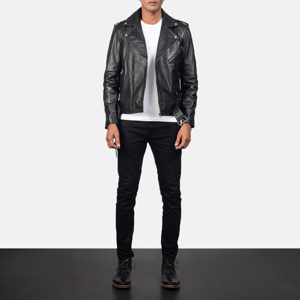 
Allaric Alley Black Leather Biker Jacket - Hliðarsýn með vinnuvistfræðilegu ermasniði
