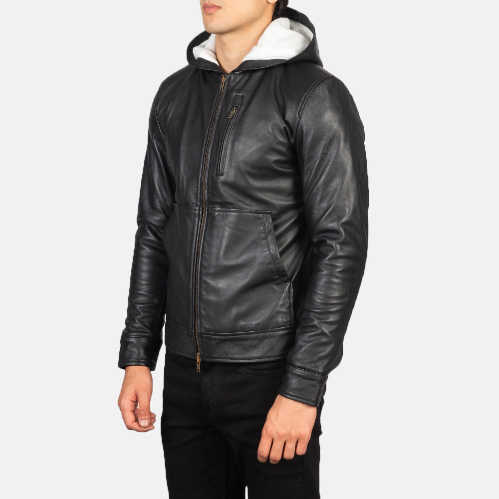 
Black Sheepskin Leather Bomber Jacket - Að aftan með nákvæmri axlasniði og hreinum fald