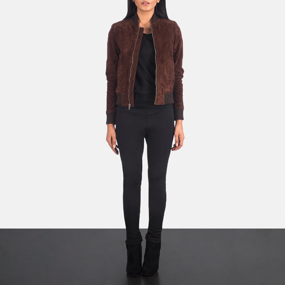 Bliss Brúnn Suede Bomber jakki úr leðri fyrir konur - Lateral Side Profile View Showing Sleeve Cut &amp; Athletic Taper Fit