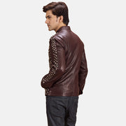 
Maroon Sheepskin Leather Biker Jacket - Að aftan með nákvæmri axlasniði og hreinum fald