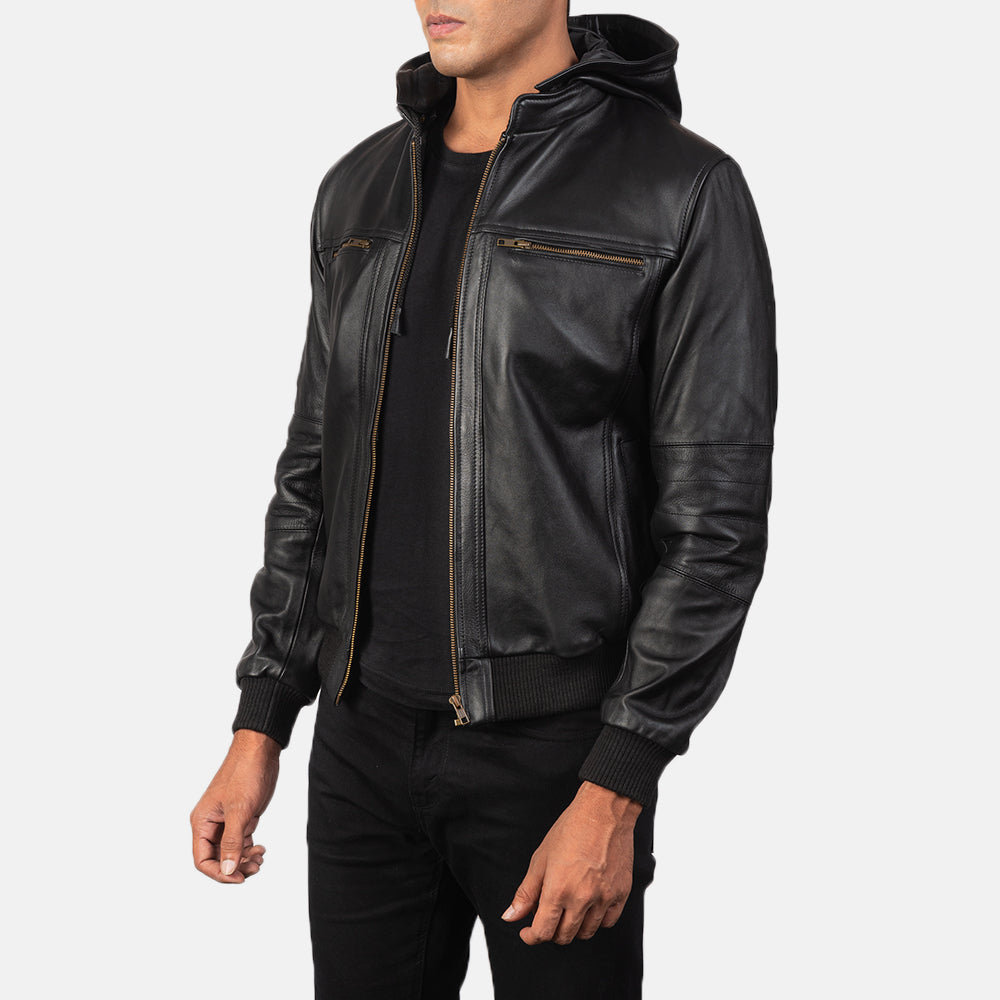 
Black Cowhide Leather Bomber Jacket - Að aftan með nákvæmri axlasniði og hreinum fald