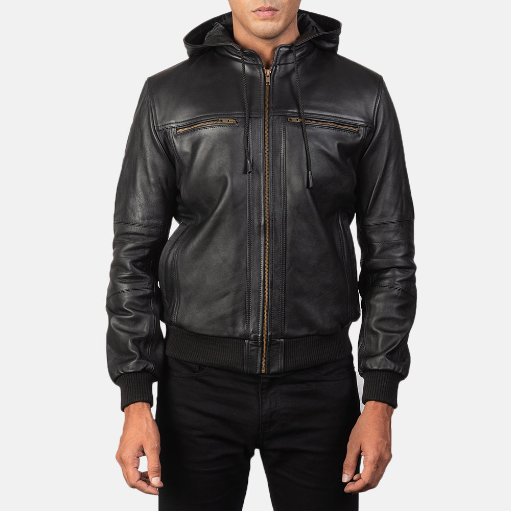 
Bouncer Biz Black Leather Hooded Bomber Jacket - Hliðarsýn með vinnuvistfræðilegu ermasniði