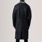 
Nærmynd of Notch & Button Hardware on Cai Distressed Svartur Leather Shearling Leðursíðkápa fyrir Karla For Men
