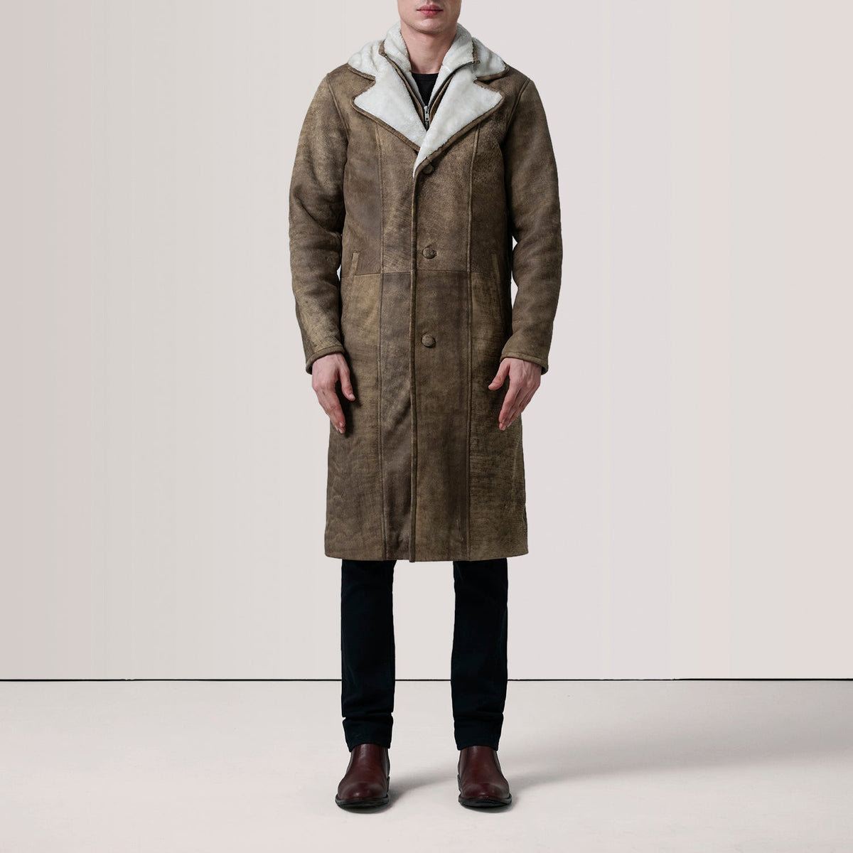 Amie Distressed Brúnn Double-Breasted Shearling Leðursíðkápa fyrir Konur - Að aftan með nákvæmri axlasniði og hreinum fald