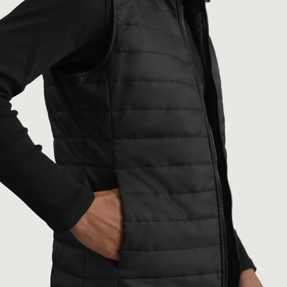 
Fóðursýn Showing Quilted Viscose Lining & Tveir hagnýtir innri vasar