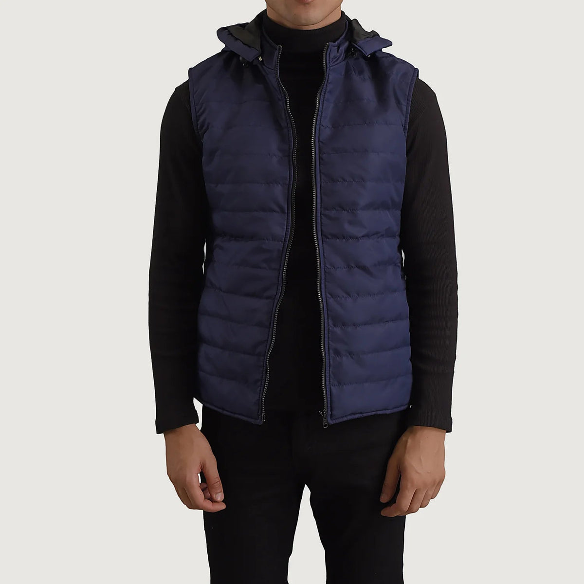 
Carlo Blár Hettupeysa fóðrað vesti fyrir Karla in Blue Full-Grain Leather - Að framan með sniðinni hönnun | Kaupa á netinu