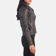 
Distressed Brown Goatskin Leather Biker Jacket - Að aftan með nákvæmri axlasniði og hreinum fald