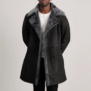 
Charles Brown Suede Leather Shearling Double-Breasted Coat in Brown Goatskin Suede - Að framan með sniðinni hönnun | Kaupa á netinu