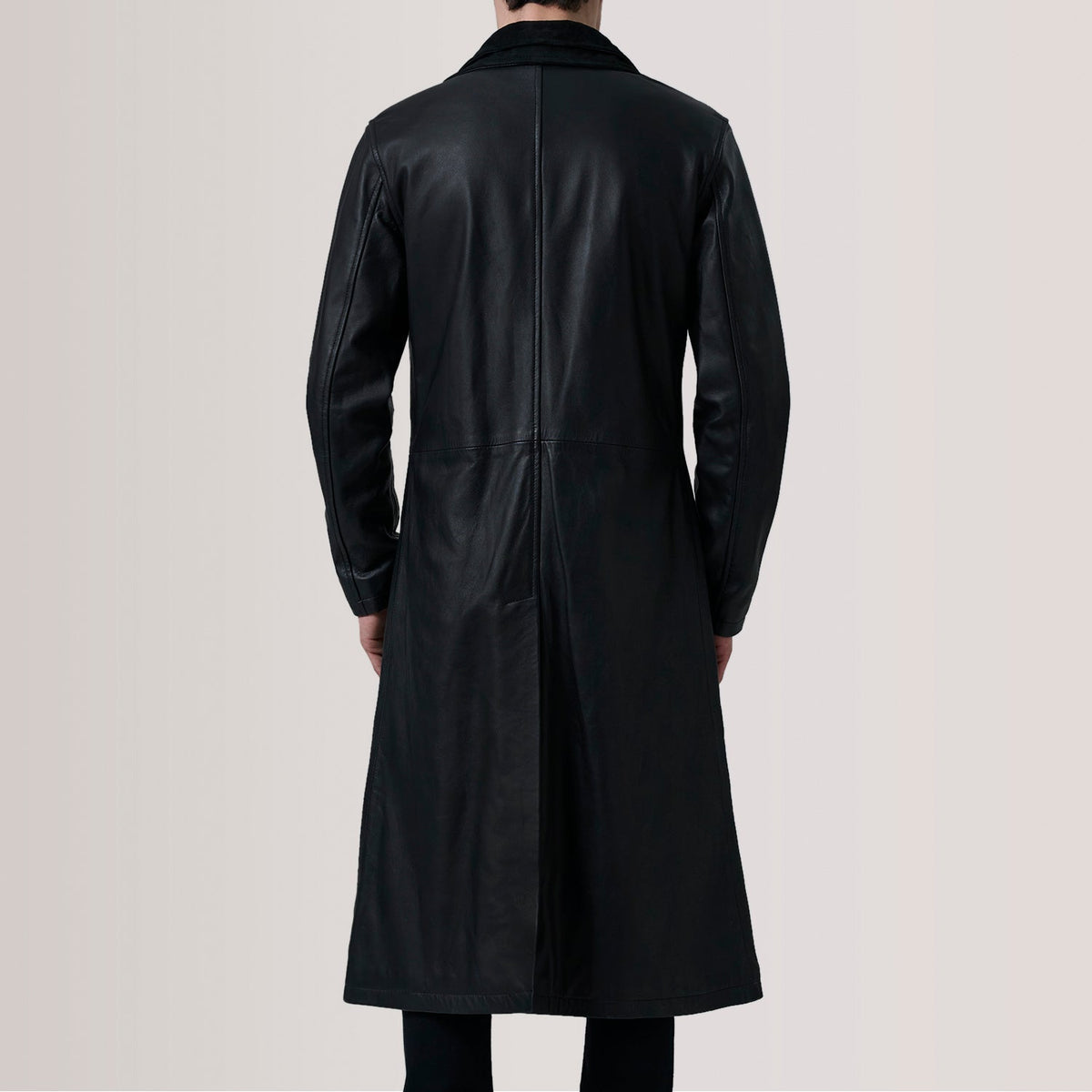 Close-Up Detail of Notch &amp; Button Hardware on Charlton Black Leather Single Breasted Coat For Men