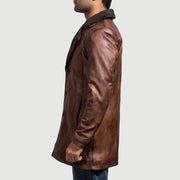
Nærmynd of Notch & Button Hardware on Cinnamon Distressed Leather Fur Leðursíðkápa fyrir Karla