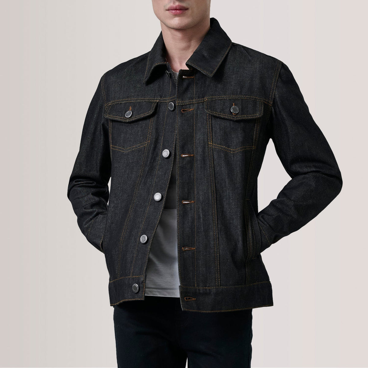 
Conard Faded Svartur Denim Trucker Leðurjakki fyrir Karla For Men í svörtu ekta nautsleðri - Að framan með sniðinni hönnun | Kaupa á netinu