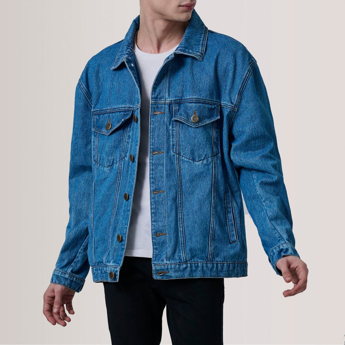 
Eddie Dark Blár Oversized Denim Trucker Leðurjakki fyrir Karla - Að framan með sniðinni hönnun | Kaupa á netinu