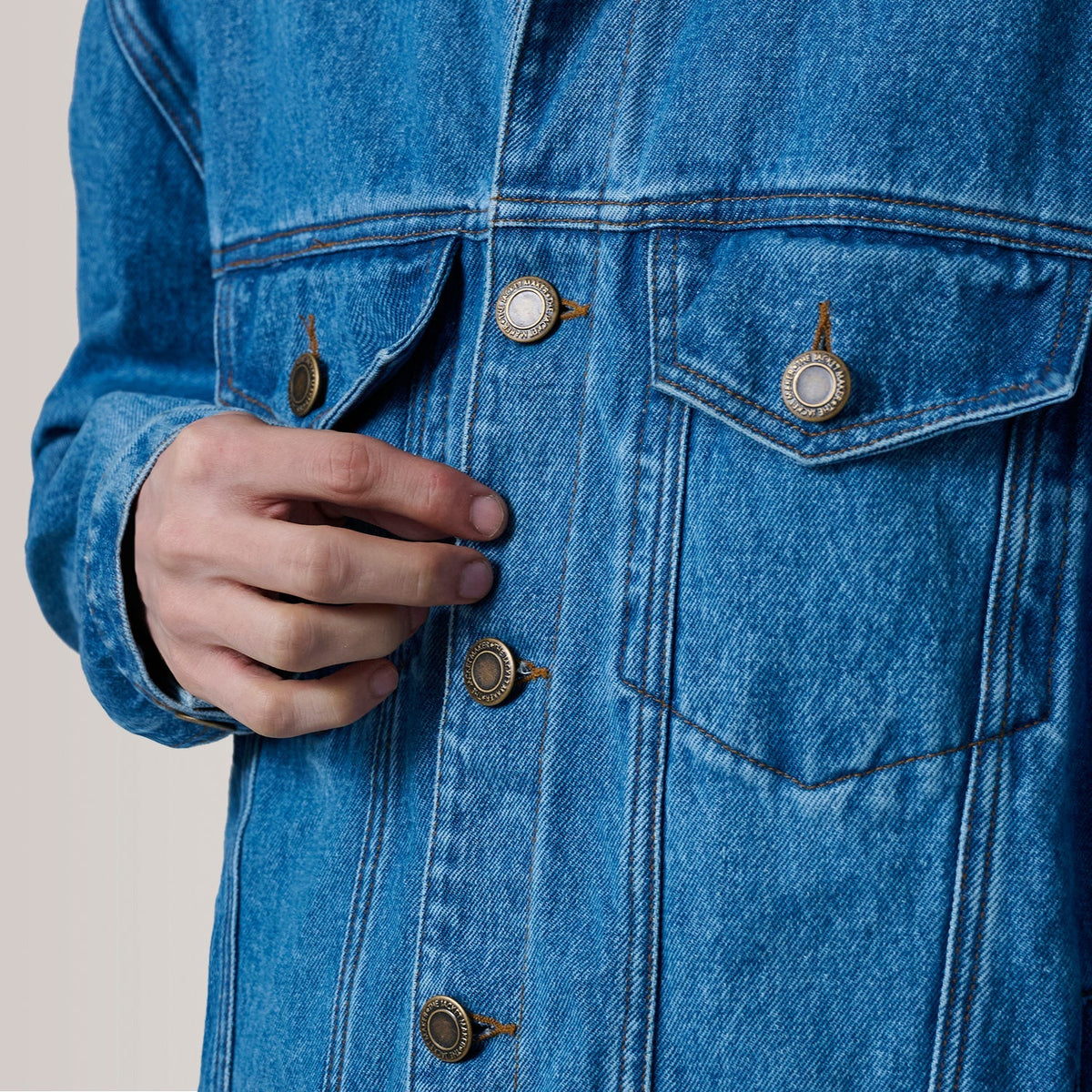 
Fóðursýn Showing Quilted Viscose Lining & Tveir hagnýtir innri vasar