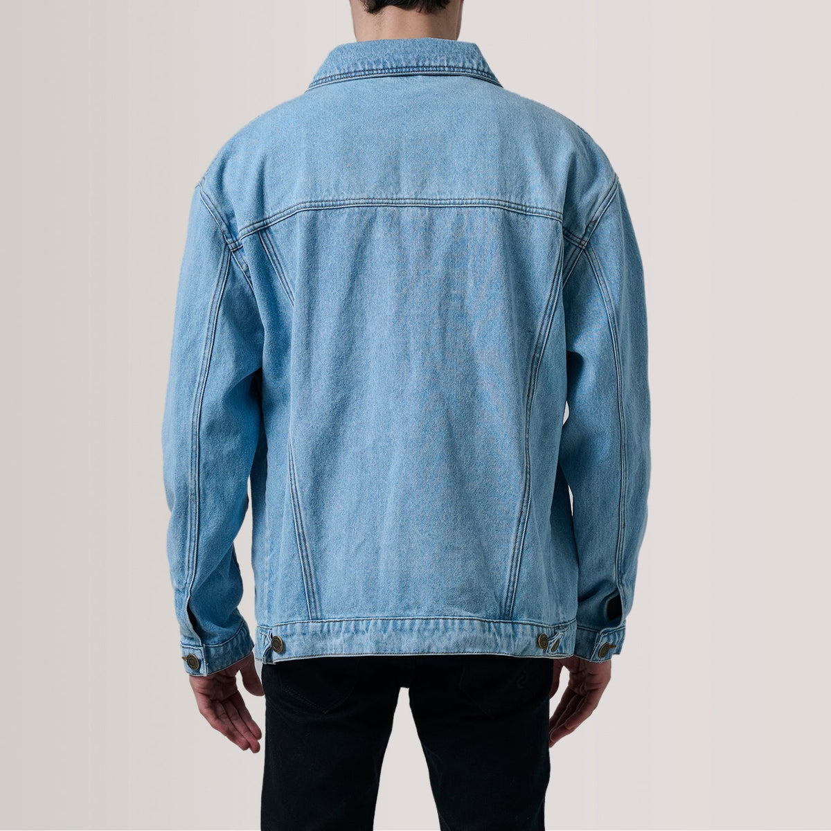
Nærmynd of Classic Collar & Heavy-Duty Zipper Hardware on Eddie Light Blár Oversized Denim Trucker Leðurjakki fyrir Karla For Men