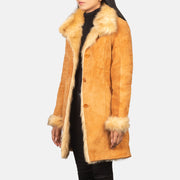 
Distressed Beige Goatskin Suede Leather Coat - Að aftan með nákvæmri axlasniði og hreinum fald