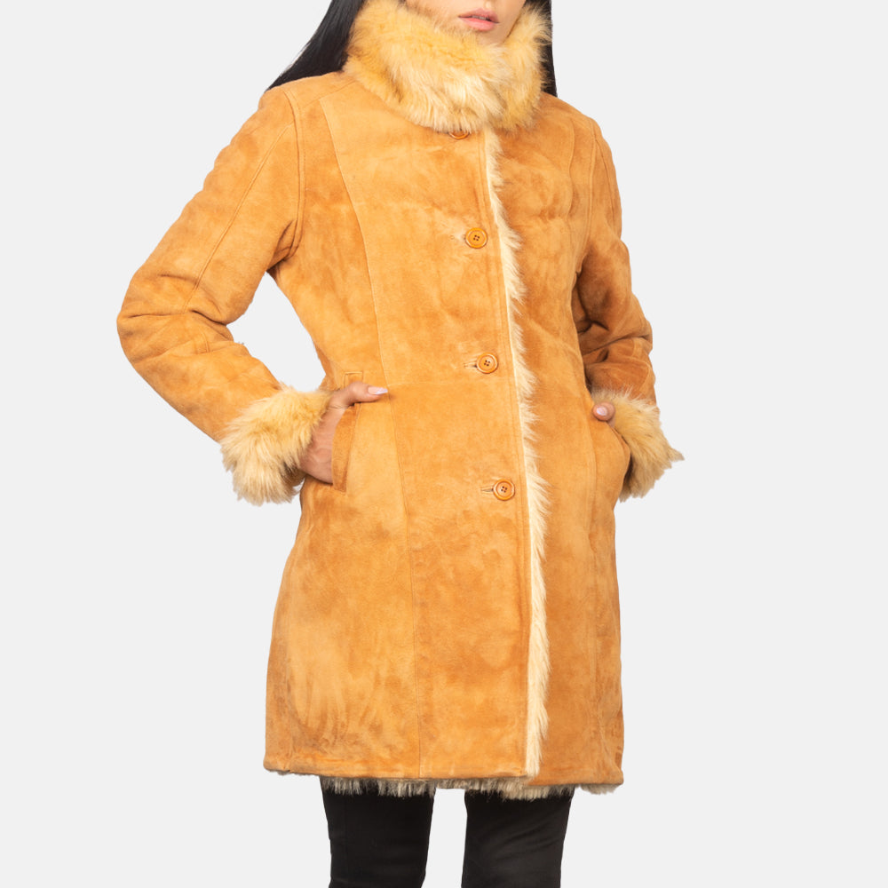 
Nærmynd of Notch & Button Hardware on Erica Beige Leather Coat