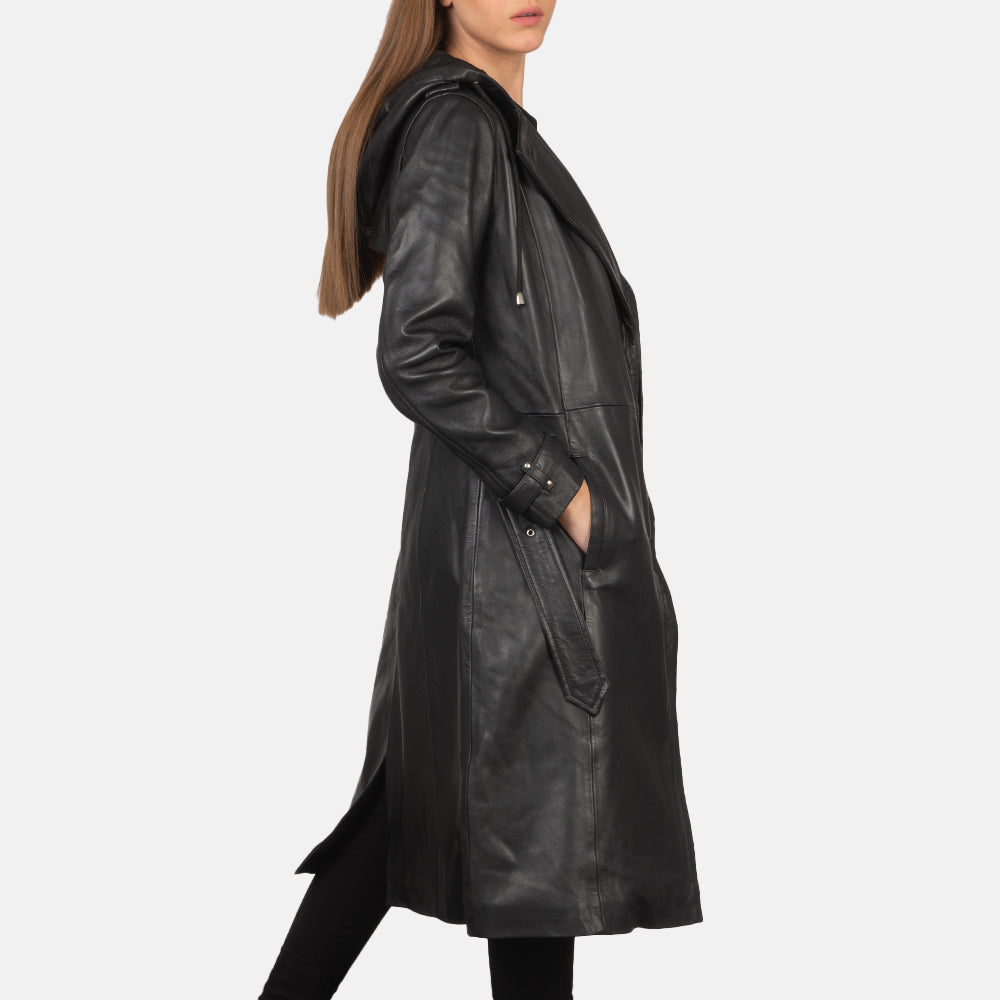 
Black Sheepskin Leather Trench Coat - Að aftan með nákvæmri axlasniði og hreinum fald