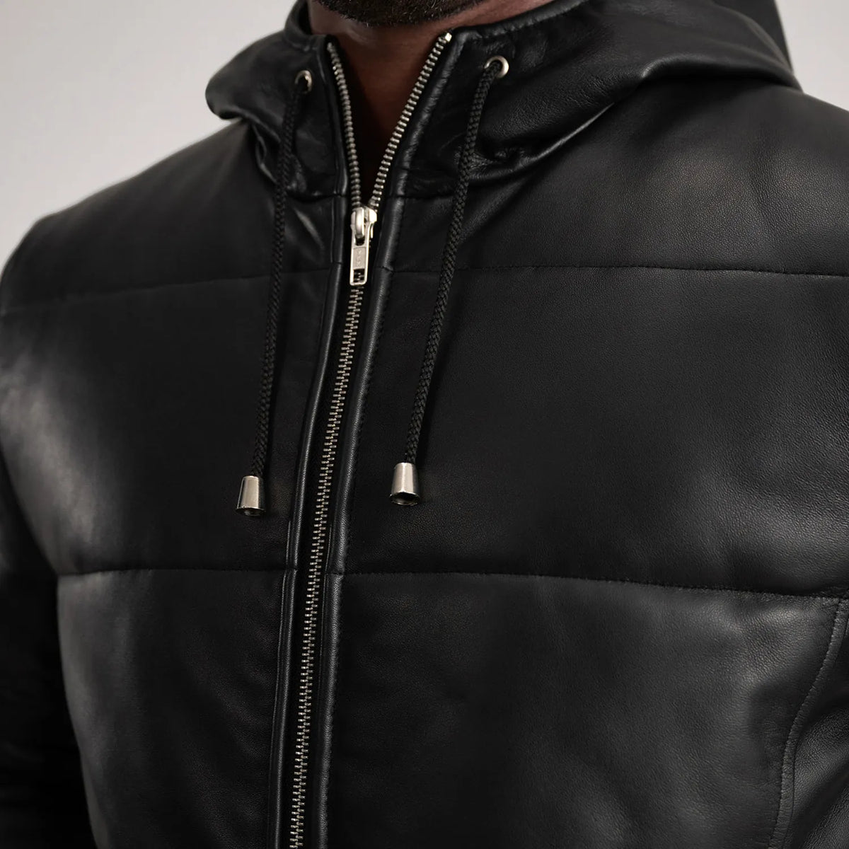 
Fóðursýn Showing Polyester Lining & Tveir hagnýtir innri vasar