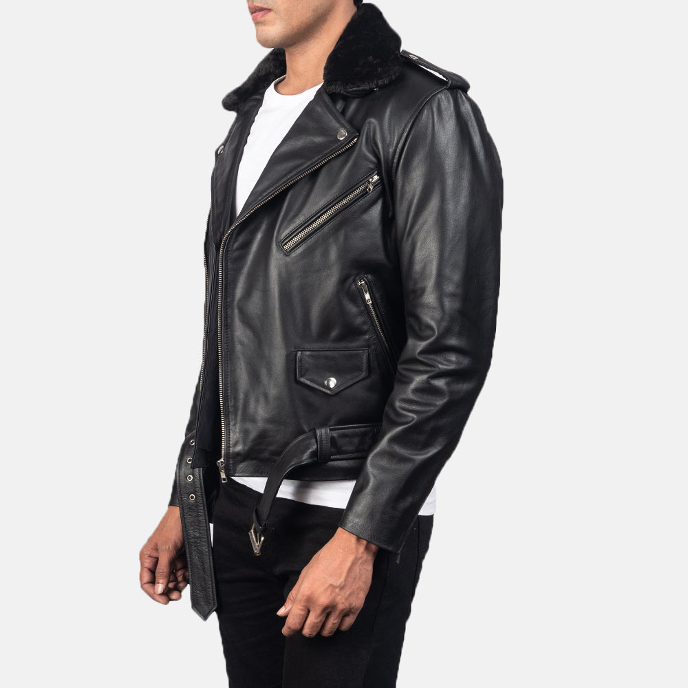 
Black Cowhide Leather Biker Jacket - Að aftan með nákvæmri axlasniði og hreinum fald
