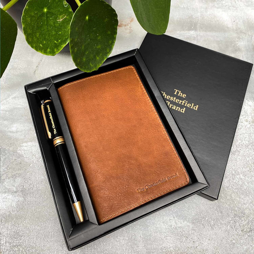 Giftset Leather Writing Case and Pen (Passport holder) fyrir konur