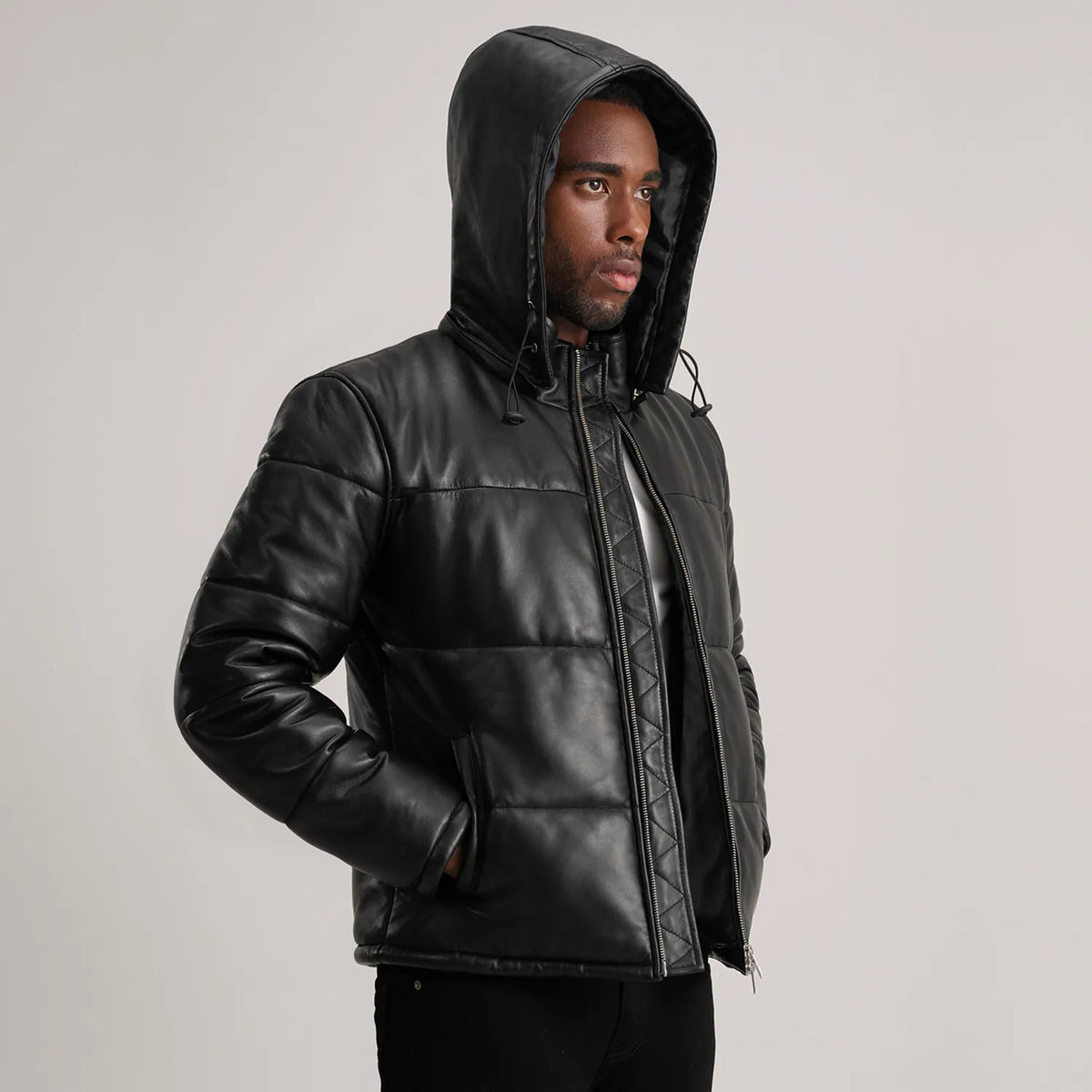 
Tan Brown Sheepskin Leather Hooded Jacket - Að aftan með nákvæmri axlasniði og hreinum fald