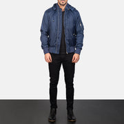 
Blue Hooded Bomber Jacket - Hliðarsýn með vinnuvistfræðilegu ermasniði