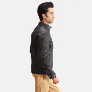 
Black Sheepskin Leather Biker Jacket - Að aftan með nákvæmri axlasniði og hreinum fald