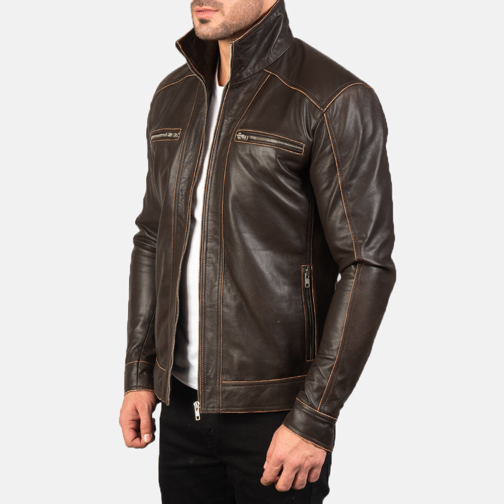 
Á módeli:  Hudson Black Leather Biker Jacket á módeli í náttúrulegu dagsbirtu