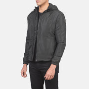 
Black Polyester Hooded Jacket - Að aftan með nákvæmri axlasniði og hreinum fald