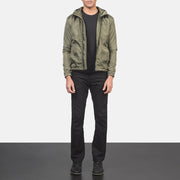 
Jimmy Grænn Hooded Windbreaker Leðurjakki fyrir Karla - Hliðarsýn með vinnuvistfræðilegu ermasniði