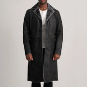
Kolby Distressed Black Shearling Long Coat in Distressed Black Sheepskin Snuffed - Að framan með sniðinni hönnun | Kaupa á netinu