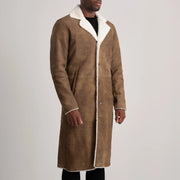 
Distressed Brown Sheepskin Snuffed Aviator Jacket - Að aftan með nákvæmri axlasniði og hreinum fald
