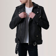 
Kole Distressed Svartur Leather Double Rider Leðurjakki fyrir Karla in Distressed Black Sheepskin Snuffed - Að framan með sniðinni hönnun | Kaupa á netinu