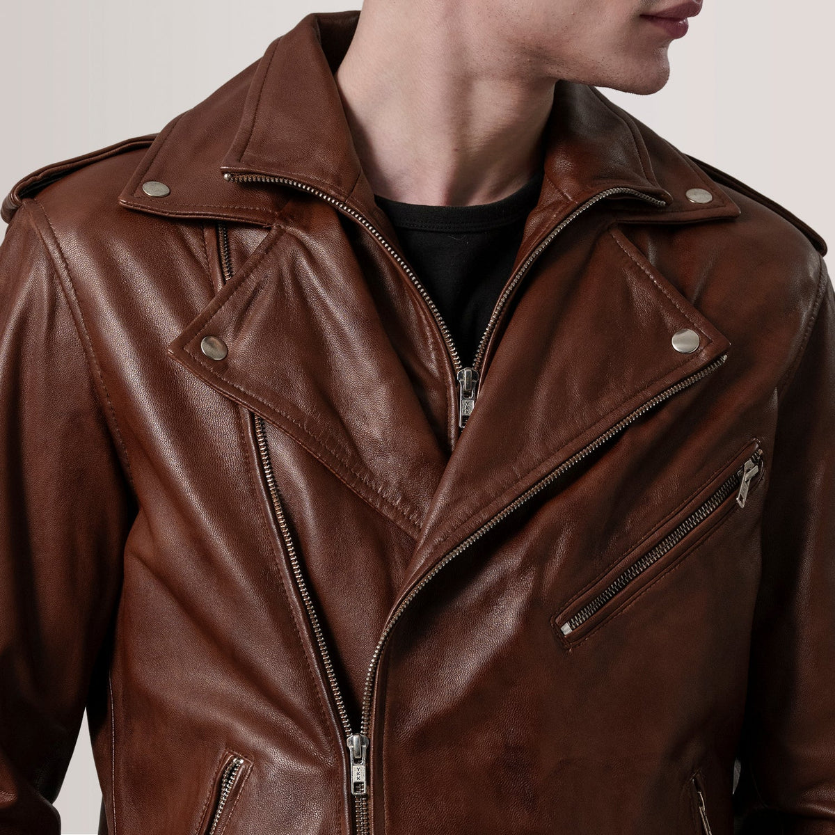 
Fóðursýn Showing Quilted Polyester Lining & Tveir hagnýtir innri vasar