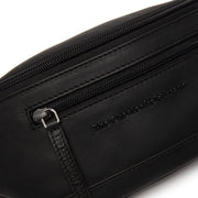 
Fóðursýn Showing Dedicated Padded Laptop Sleeve & Multi-Compartment Organization