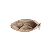 
Clarita Leður crossbody taska - Hliðarsýn sem sýnir dýpt og rúmmál