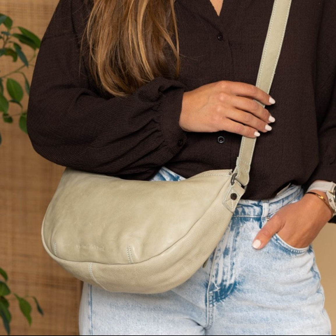 
Clarita Leður crossbody taska – alternate product view 2